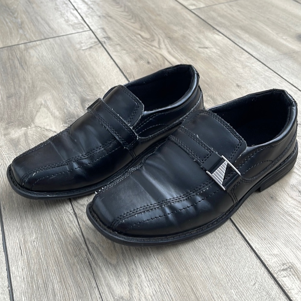 Smart Fit Boys Black Dress Shoes Size 2.5